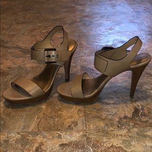 Hardly worn nude heels